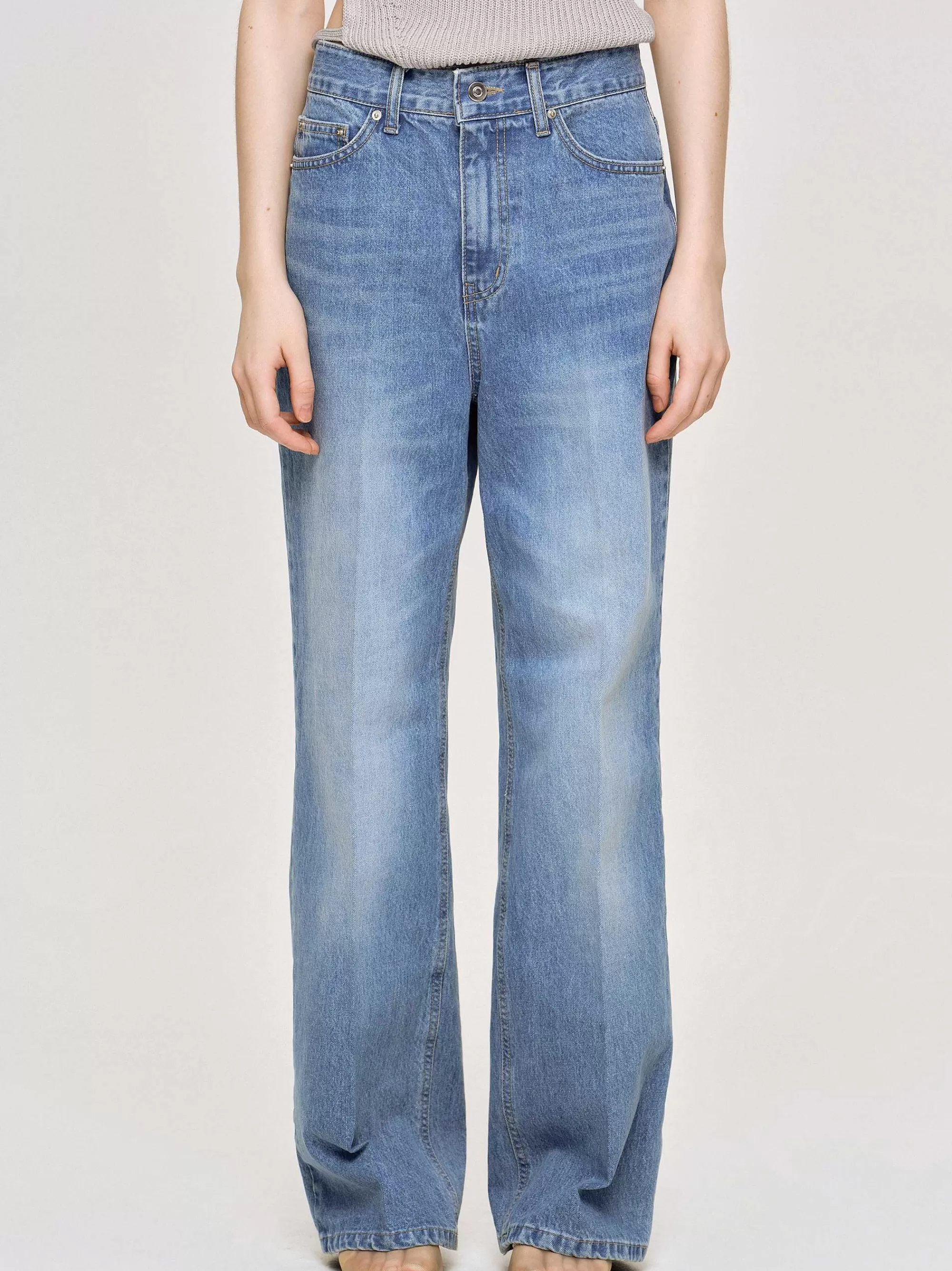 Frauen Source Unknown Relaxed Straight Jeans, Mittlere Waschung