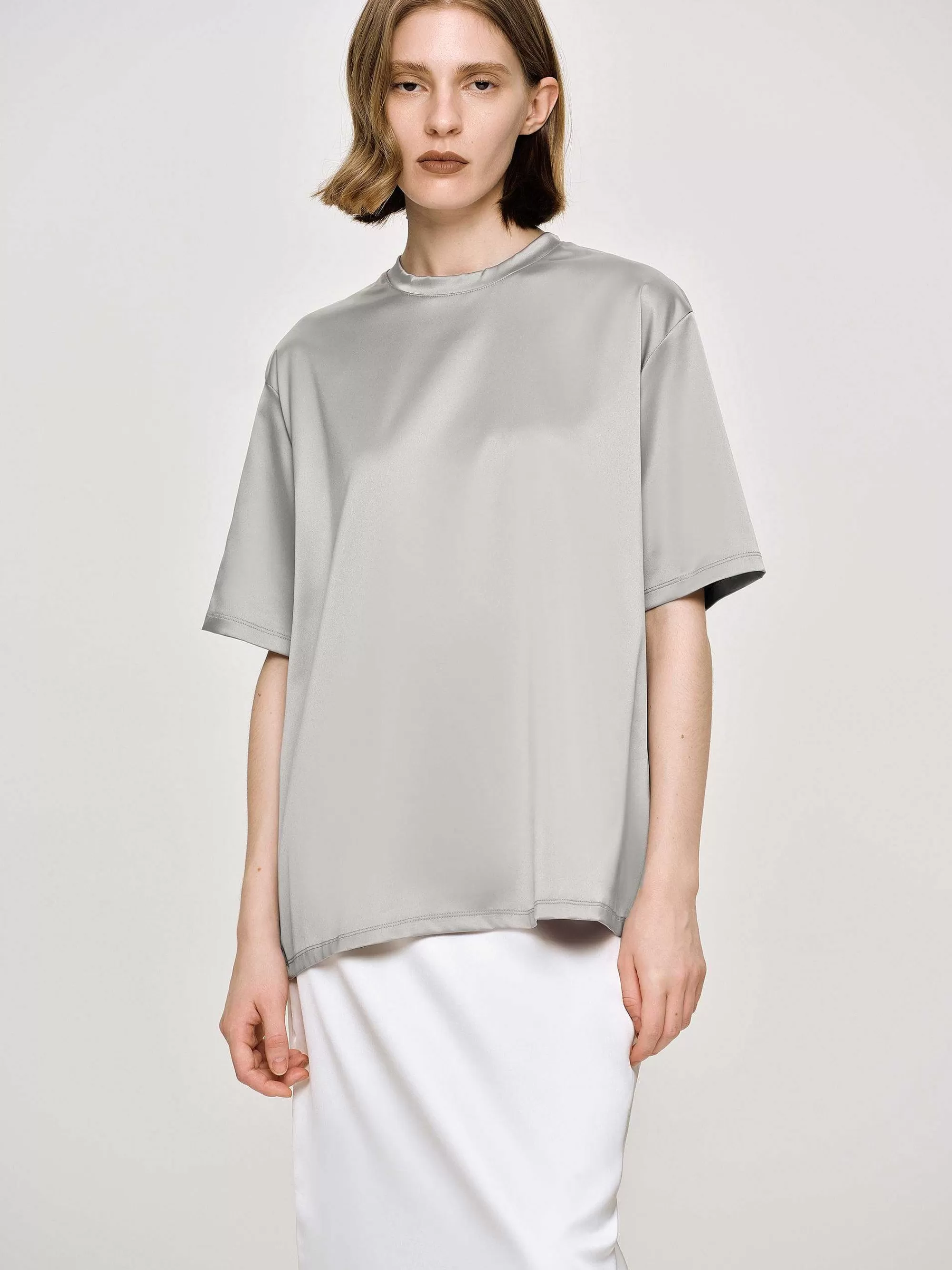 Frauen Source Unknown Satin-T-Shirt, Silber