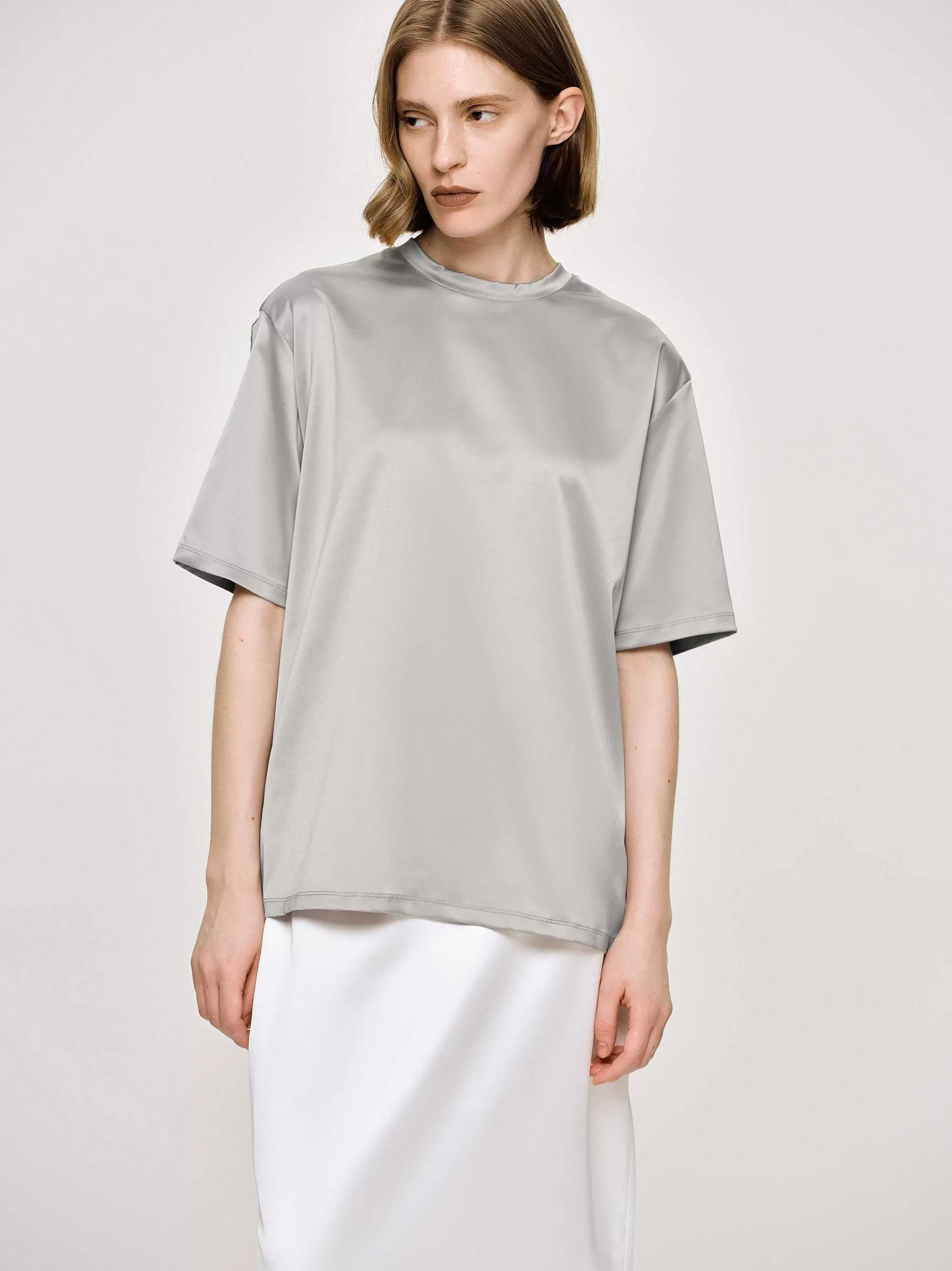 Frauen Source Unknown Satin-T-Shirt, Silber