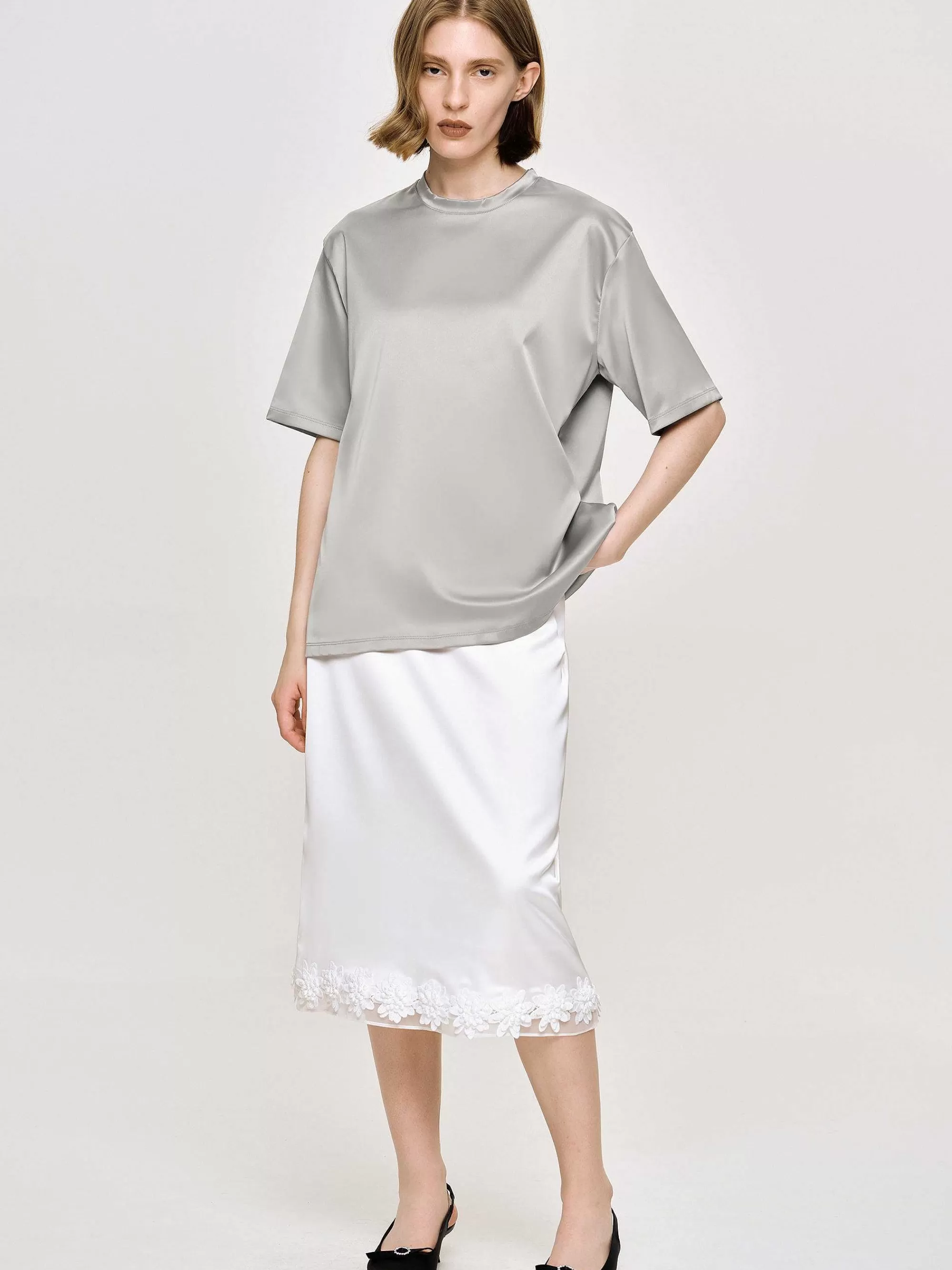 Frauen Source Unknown Satin-T-Shirt, Silber